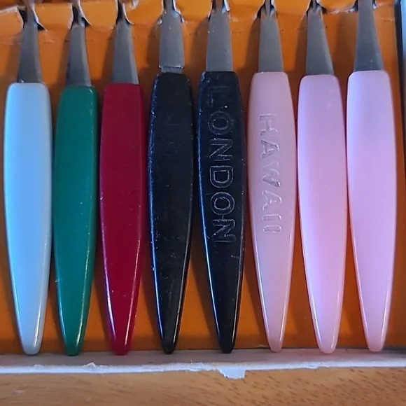 LITTLE FORKS & LITTLE KNIVES Incomplete Set, Perfect For Replacements - Picture 3 of 16